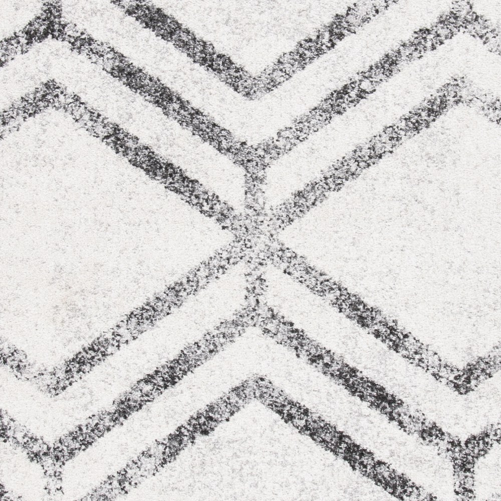 SAFAVIEH Adirondack Bailey Geometric Area Rug, Ivory/Grey, 5'1" x 7'6" - Image 2