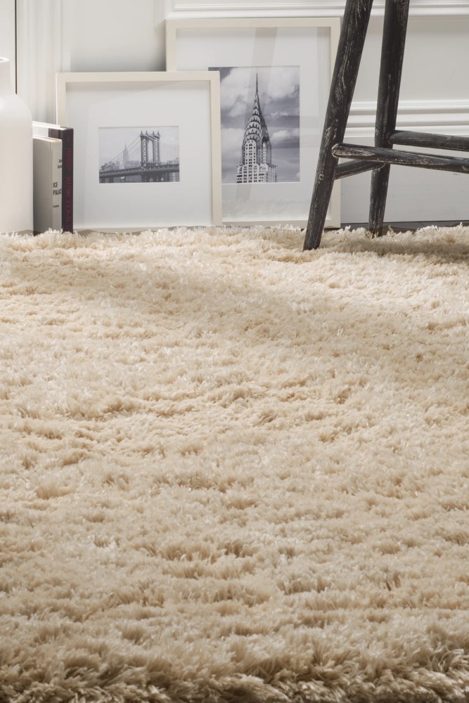SAFAVIEH Polar Abbot Solid Shag Area Rug, Light Beige, 4" x 6" - Image 7