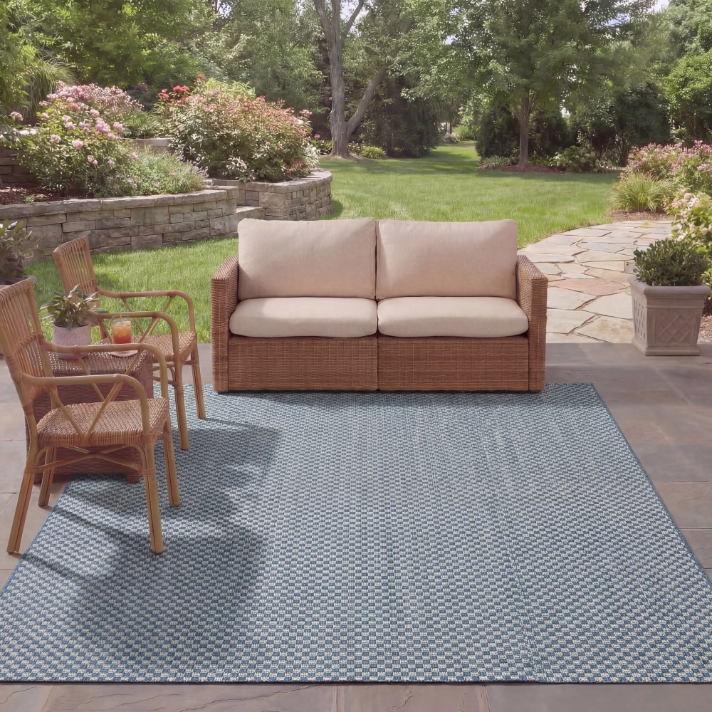 SAFAVIEH Courtyard Blair Checkered Indoor/Outdoor Area Rug, Blue/Light Grey, 5'3" x 7'7" - Image 10