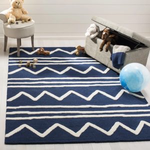 SAFAVIEH Kids Zigzag Striped Wool Area Rug, Navy/Ivory, 4" x 6"