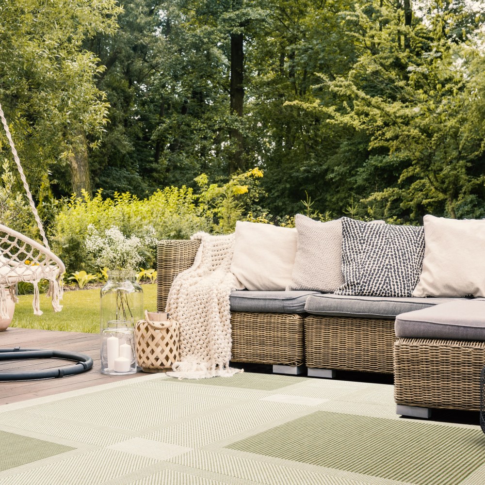 Safavieh Courtyard Eileen Geometric Indoor/Outdoor Area Rug, Natural/Olive, 6'7" x 9'6" - Image 7