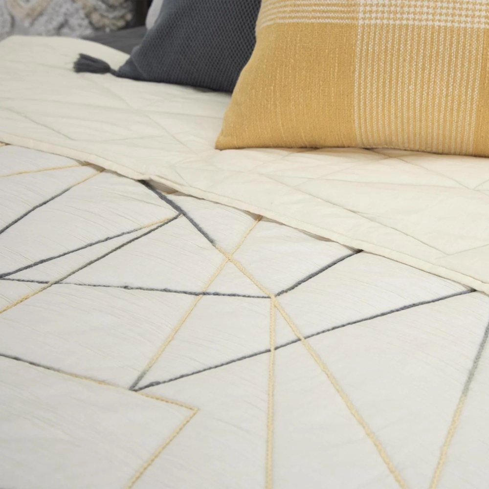 Rizzy Home 106" x 92" Quilt- BQ4189 - Image 2
