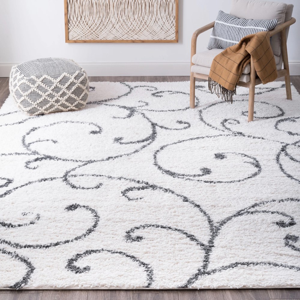 Bliss Rugs Transitional Floral 5'3" x 7'3" White and Gray Polypropylene Indoor Area Rug, 5'3" x 7'3"