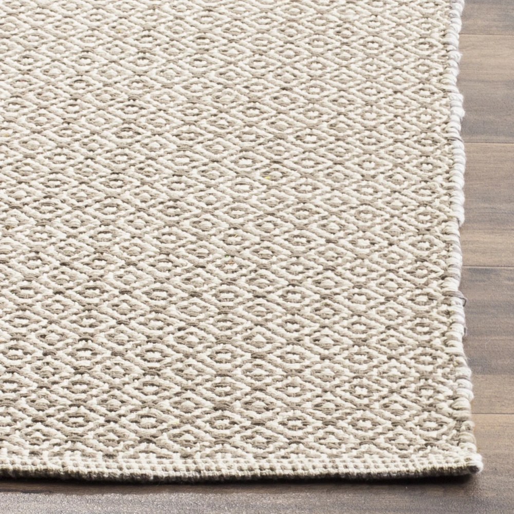 SAFAVIEH Montauk Audra Geometric Cotton Area Rug, Ivory/Grey, 5" x 7" - Image 5