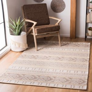SAFAVIEH Augustine Willoughby Southwestern Area Rug, Taupe/Cream, 5" x 7'7"