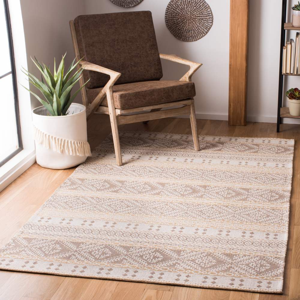 SAFAVIEH Augustine Willoughby Southwestern Area Rug, Taupe/Cream, 5" x 7'7"