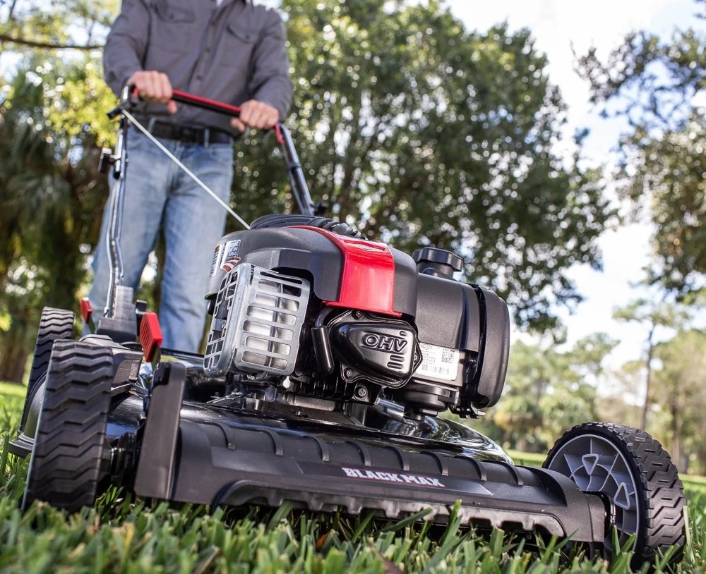 Black Max 21-inch Gas Push Mower, 125cc Briggs & Stratton Engine - Image 3
