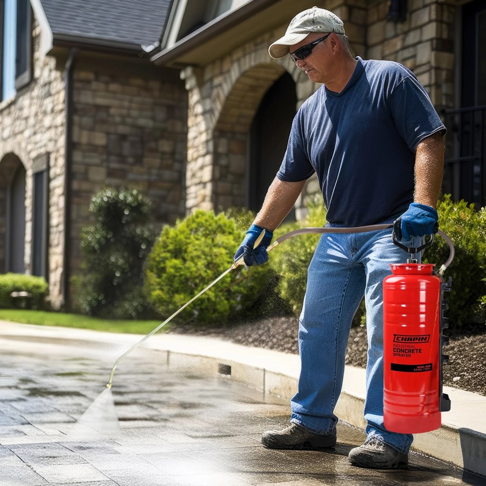 Chapin 1949 3.5 Gallon Tri-Poxy Industrial Open Head Sprayer for Professional Concrete Applications with All Brass Components, Red - Image 4