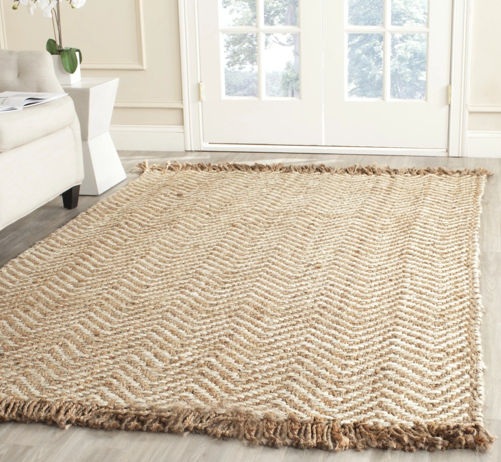 SAFAVIEH Natural Fiber Gillian Chevron Jute Area Rug, Bleach/Natural, 5" x 8"