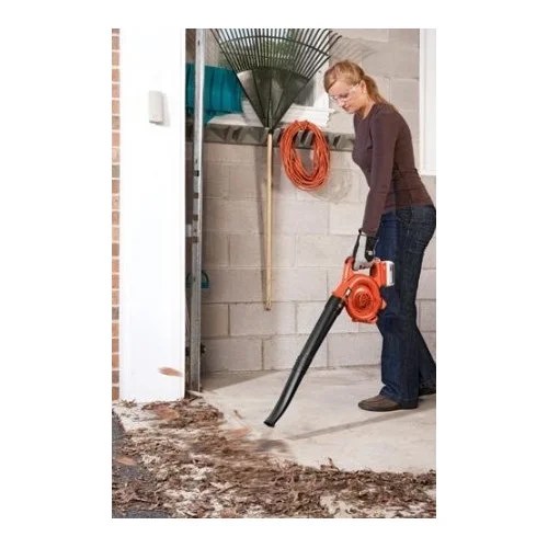 BLACKDECKER LSW36 40V MAX Cordless Lithium-Ion Variable-Speed Handheld Sweeper - Image 4